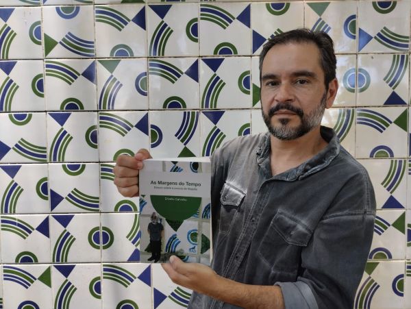 Roda de Conversa na Biblioteca: Explorando a Poesia de Brasília e Suas Margens Roda de Conversa na Biblioteca: Explorando a Poesia de Brasília e Suas Margens