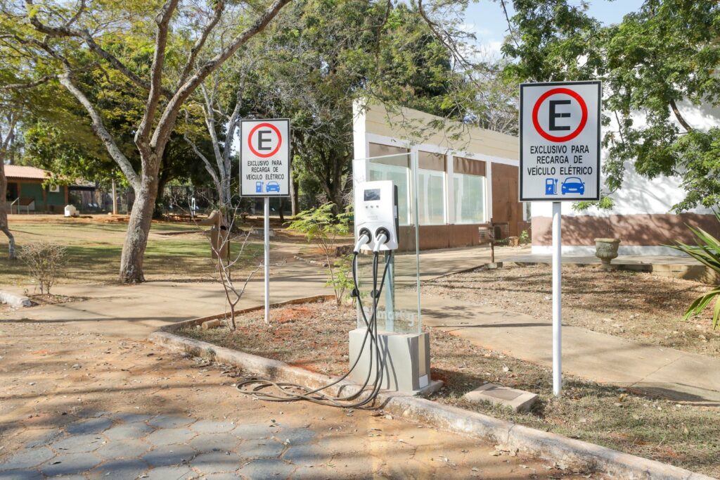 Secti-DF Avança na Eletromobilidade: Novas Diretrizes para o Público Secti-DF Avança na Eletromobilidade: Novas Diretrizes para o Público