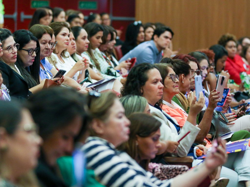 Avanços em Políticas para Mulheres no Distrito Federal: Uma Visão Nacional Avanços em Políticas para Mulheres no Distrito Federal: Uma Visão Nacional