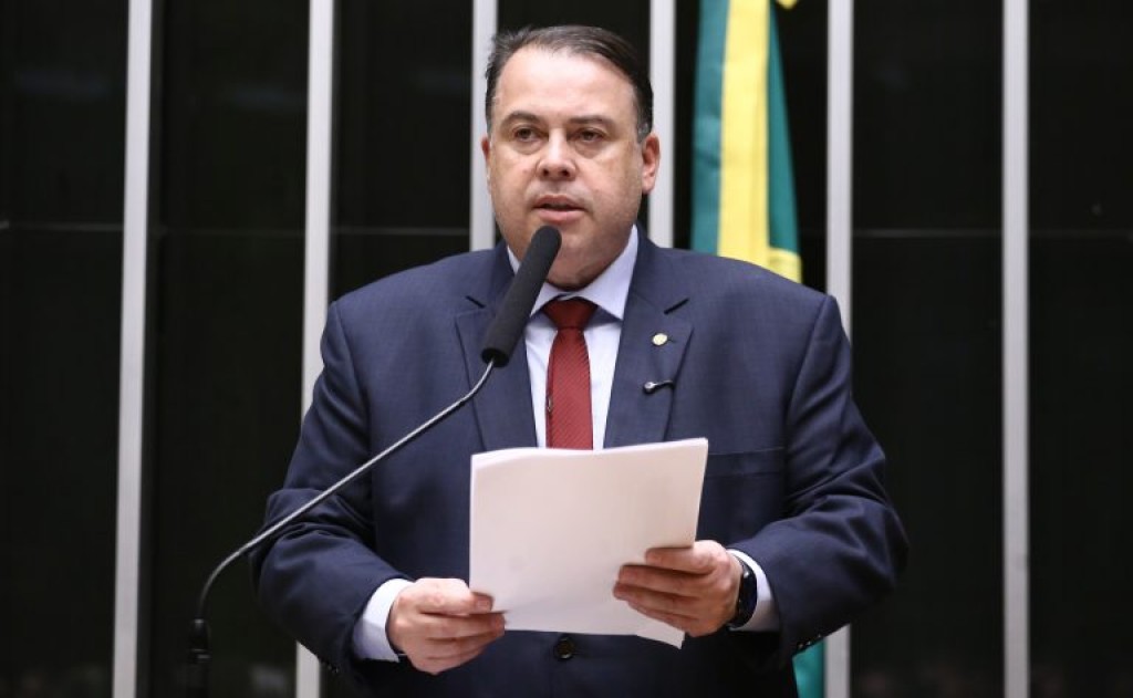 Câmara Aprova Criação da Universidade Federal do Esporte: Um Marco para a Educação Esportiva Câmara Aprova Criação da Universidade Federal do Esporte: Um Marco para a Educação Esportiva