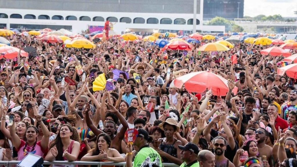 Carnaval Monumental: Seis Blocos Tomam Conta do Museu Nacional em Brasília Carnaval Monumental: Seis Blocos Tomam Conta do Museu Nacional em Brasília