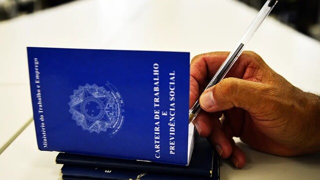 Desemprego atinge menor taxa histórica em 2025 no Brasil e DF Desemprego atinge menor taxa histórica em 2025 no Brasil e DF