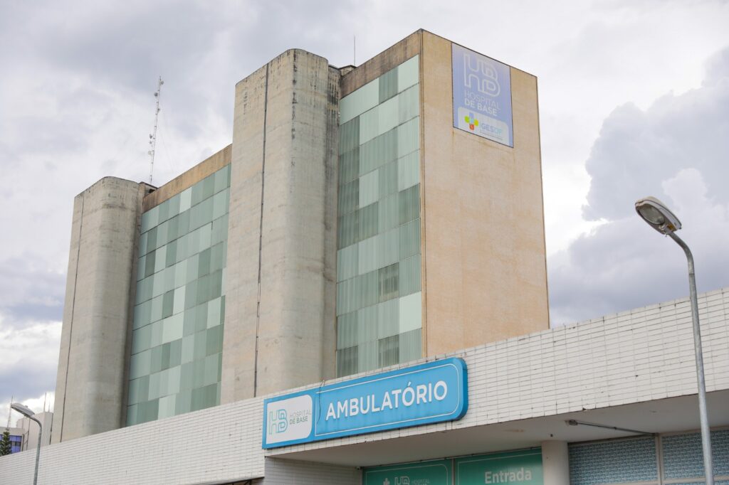 Hospital de Base Forma 13 Novos Residentes em Urgência, Emergência e Oncologia Hospital de Base Forma 13 Novos Residentes em Urgência, Emergência e Oncologia