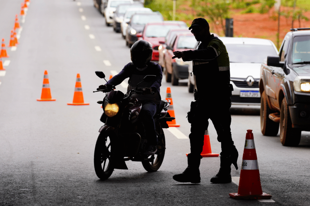Operação Moto Legal: Segurança e Fiscalização em Foco na DF-001 Operação Moto Legal: Segurança e Fiscalização em Foco na DF-001