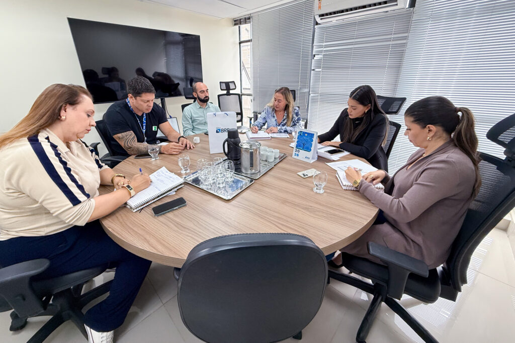 SEEDF Inova na Entrega do Cartão Uniforme Escolar em Agências do BRB SEEDF Inova na Entrega do Cartão Uniforme Escolar em Agências do BRB