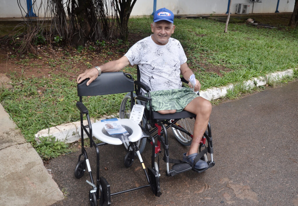 Cadeiras de Rodas e Banho: SES-DF Entrega Equipamentos a Pacientes em Espera Cadeiras de Rodas e Banho: SES-DF Entrega Equipamentos a Pacientes em Espera