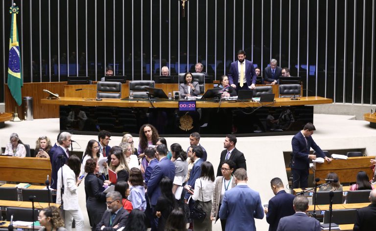 Câmara aprova criação de Política Nacional de Assistência Jurídica às Vítimas de Violência Câmara aprova criação de Política Nacional de Assistência Jurídica às Vítimas de Violência