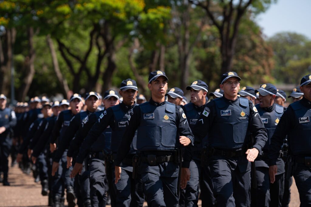 Câmara Aprova Reajuste Salarial para Policiais e Bombeiros do DF: O Que Muda? Câmara Aprova Reajuste Salarial para Policiais e Bombeiros do DF: O Que Muda?