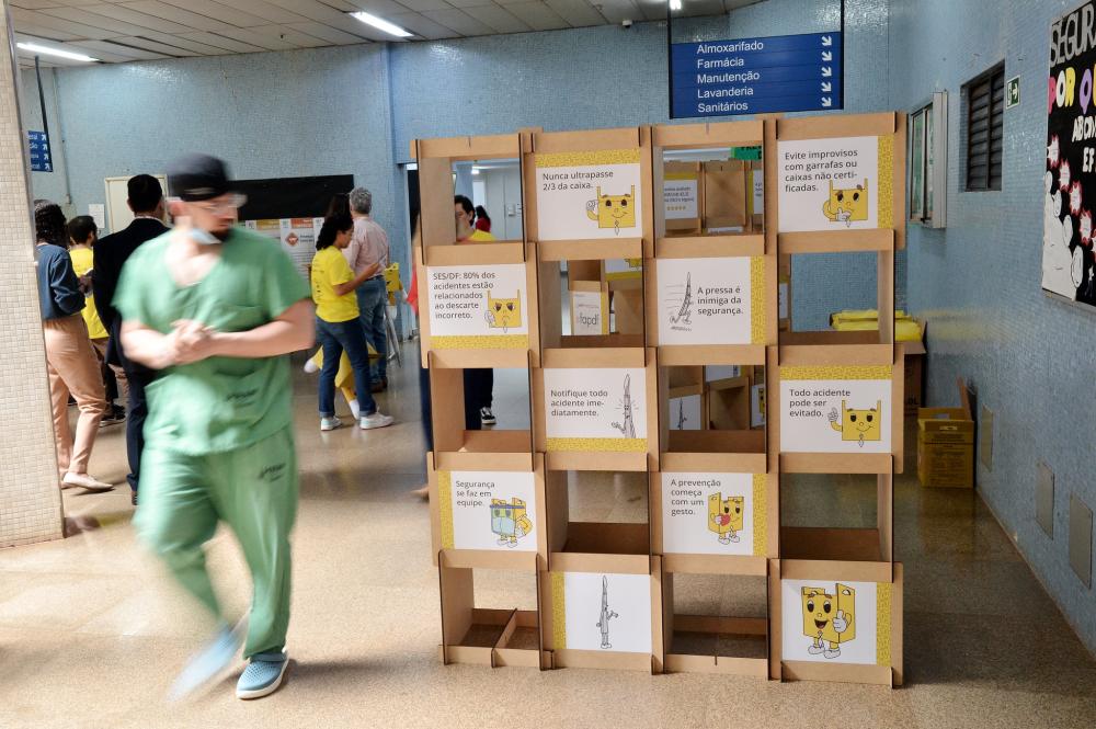 Campanha de Descarte Seguro de Lâminas é Lançada no Hospital Regional da Asa Norte Campanha de Descarte Seguro de Lâminas é Lançada no Hospital Regional da Asa Norte