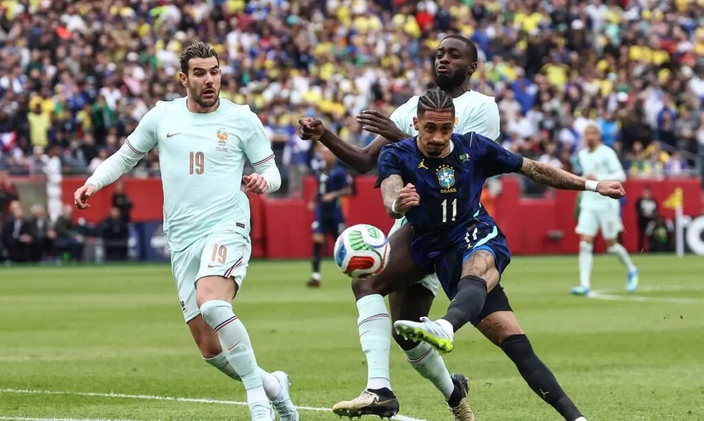 Desconvocações Impactam Seleção Brasileira: Raphinha e Wesley Fora do Amistoso Desconvocações Impactam Seleção Brasileira: Raphinha e Wesley Fora do Amistoso