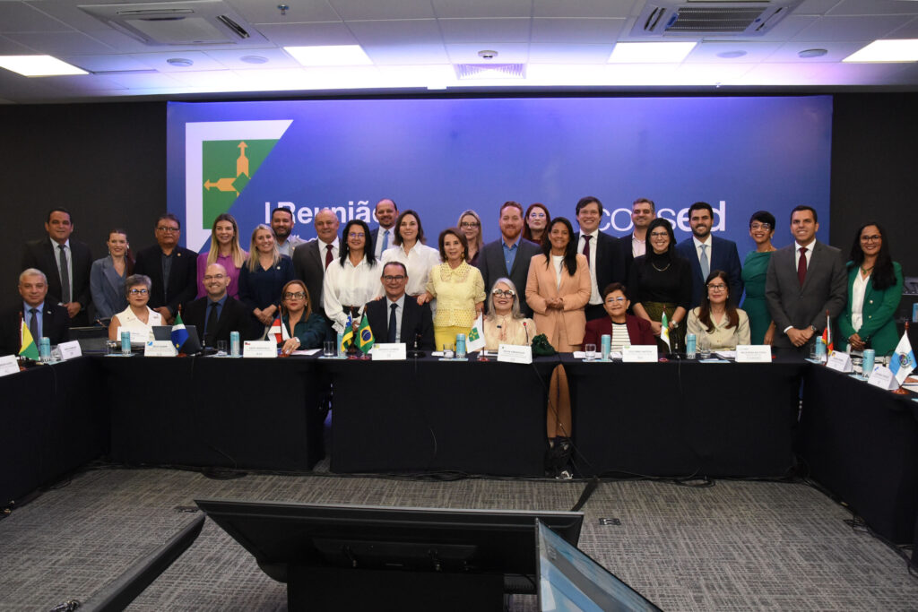 Distrito Federal Faz História ao Assumir Presidência do Consed Distrito Federal Faz História ao Assumir Presidência do Consed