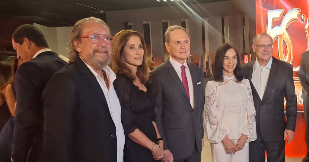 Festa em Brasília Reúne Ex-Governadores e Expondo Crise de Ibaneis Festa em Brasília Reúne Ex-Governadores e Expondo Crise de Ibaneis