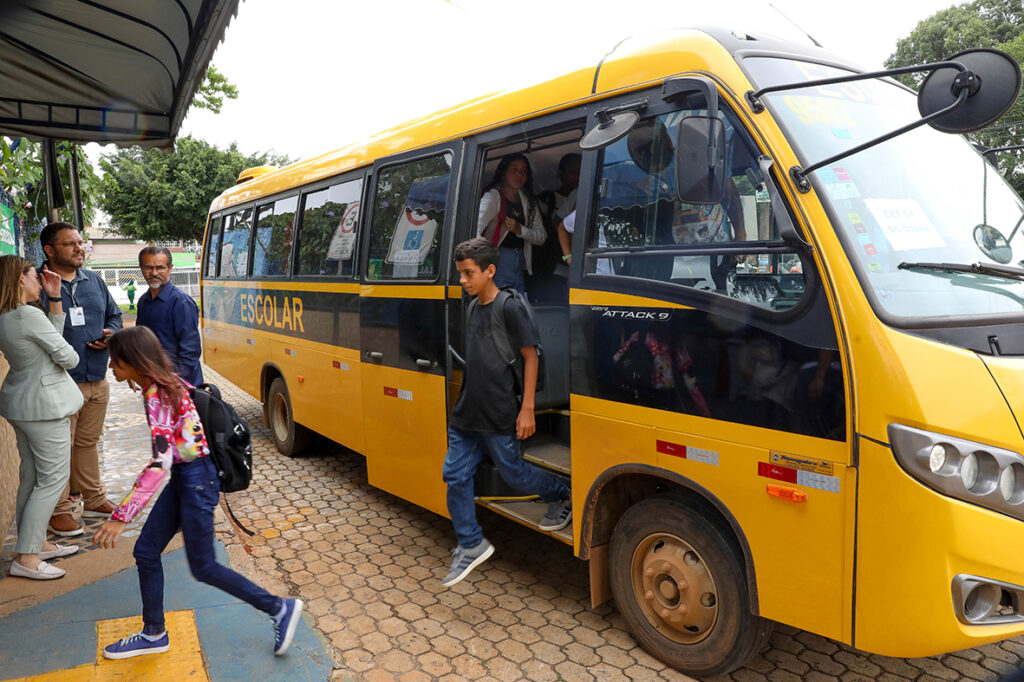 Frota de Ônibus Escolares do DF Renova 70% e se Destaca no País Frota de Ônibus Escolares do DF Renova 70% e se Destaca no País