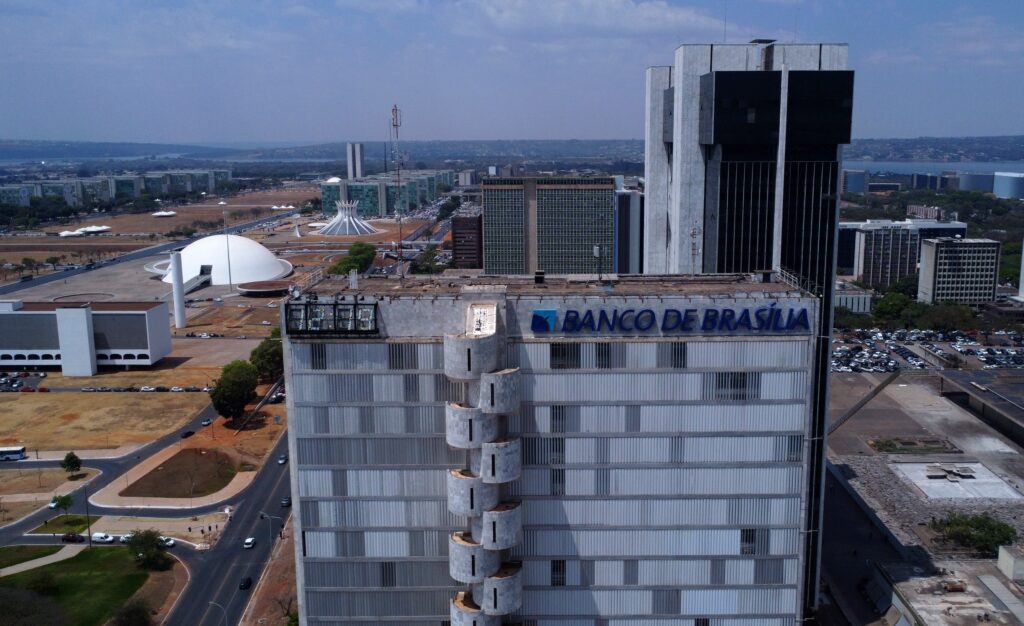 Governo do DF Planeja Venda de Ativos do BRB para Minimizar Rombo Financeiro Governo do DF Planeja Venda de Ativos do BRB para Minimizar Rombo Financeiro