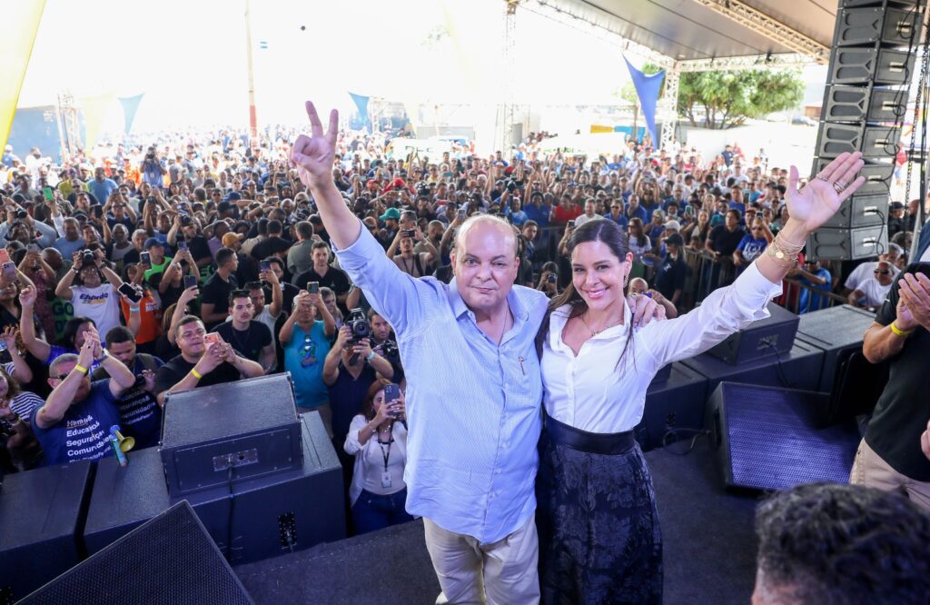 Ibaneis Rocha Renuncia ao Cargo de Governador em Cerimônia Comemorativa em Ceilândia Ibaneis Rocha Renuncia ao Cargo de Governador em Cerimônia Comemorativa em Ceilândia