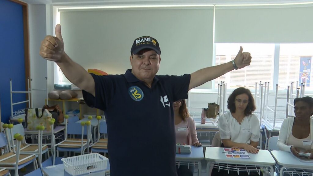 Ibaneis Rocha Se Despede do Governo do DF em Dia de Polêmicas e Novos Rumos Ibaneis Rocha Se Despede do Governo do DF em Dia de Polêmicas e Novos Rumos