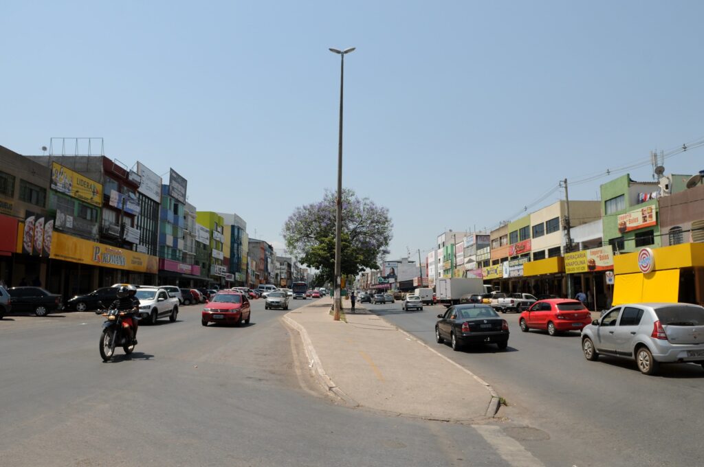 Motorista Atropela Cadeirante e Foge em Brasília: O Que Aconteceu?
