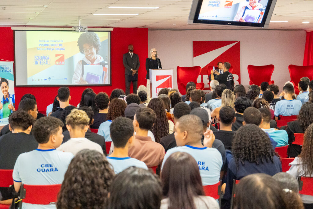 Parceria entre Educação e Segurança Pública promove cultura de paz nas escolas do DF Parceria entre Educação e Segurança Pública promove cultura de paz nas escolas do DF