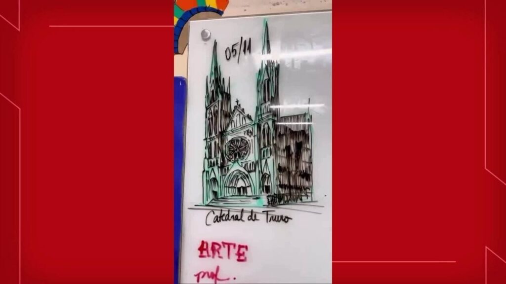 Professora do DF Encanta com Desenhos em Lousa e Vira Sensação nas Redes Sociais
