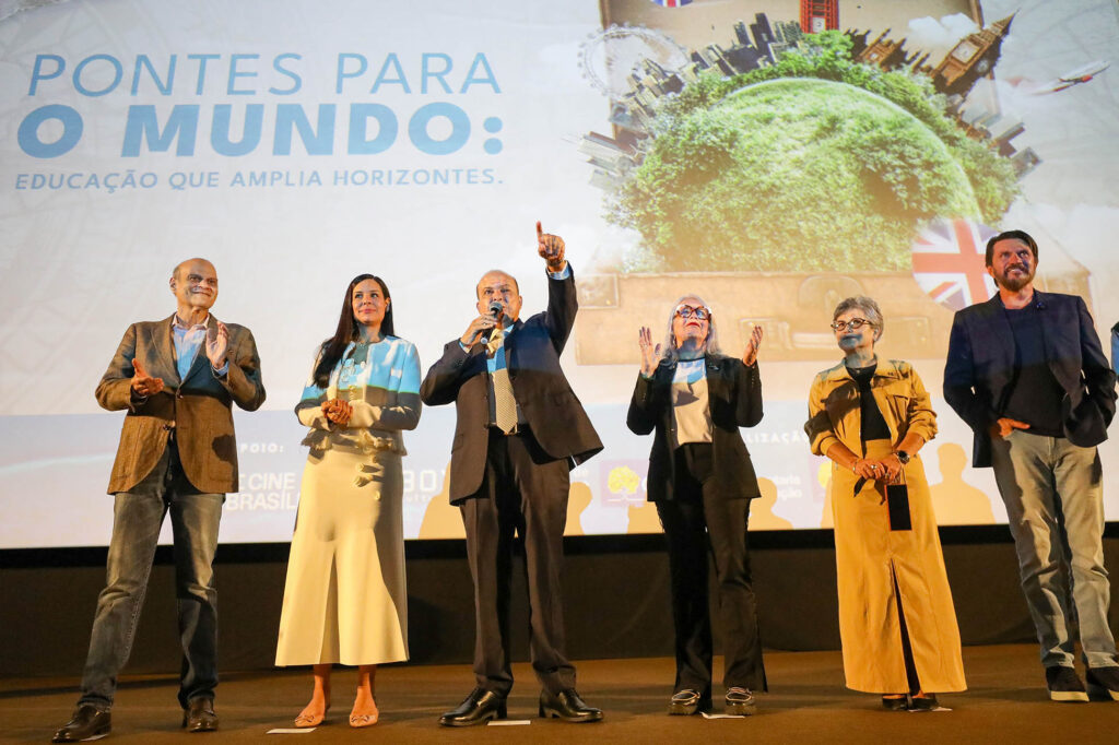 Programa Pontes para o Mundo Amplia Oportunidades para Estudantes em 2024 Programa Pontes para o Mundo Amplia Oportunidades para Estudantes em 2024