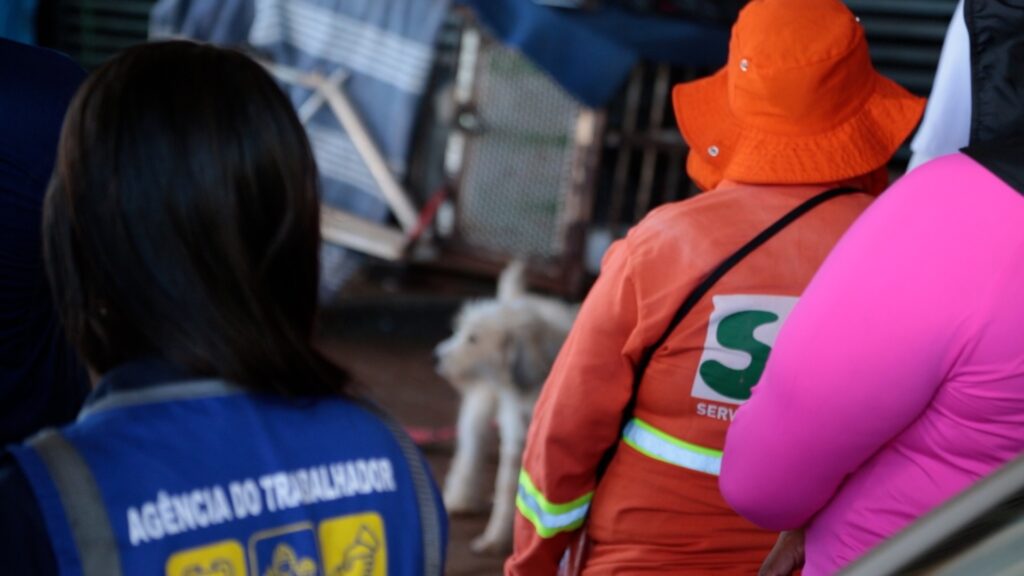 Ação de Acolhimento Oferece Assistência a População em Situação de Rua no Paranoá Ação de Acolhimento Oferece Assistência a População em Situação de Rua no Paranoá