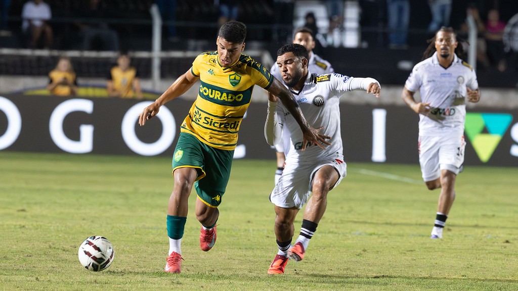 Cuiabá Empata Sem Gols e Adia Busca pela Primeira Vitória na Série B Cuiabá Empata Sem Gols e Adia Busca pela Primeira Vitória na Série B