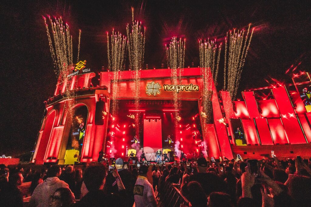 Festival Na Praia 2026: Line-up Completo e Brasil como Tema em Grande Estilo Festival Na Praia 2026: Line-up Completo e Brasil como Tema em Grande Estilo