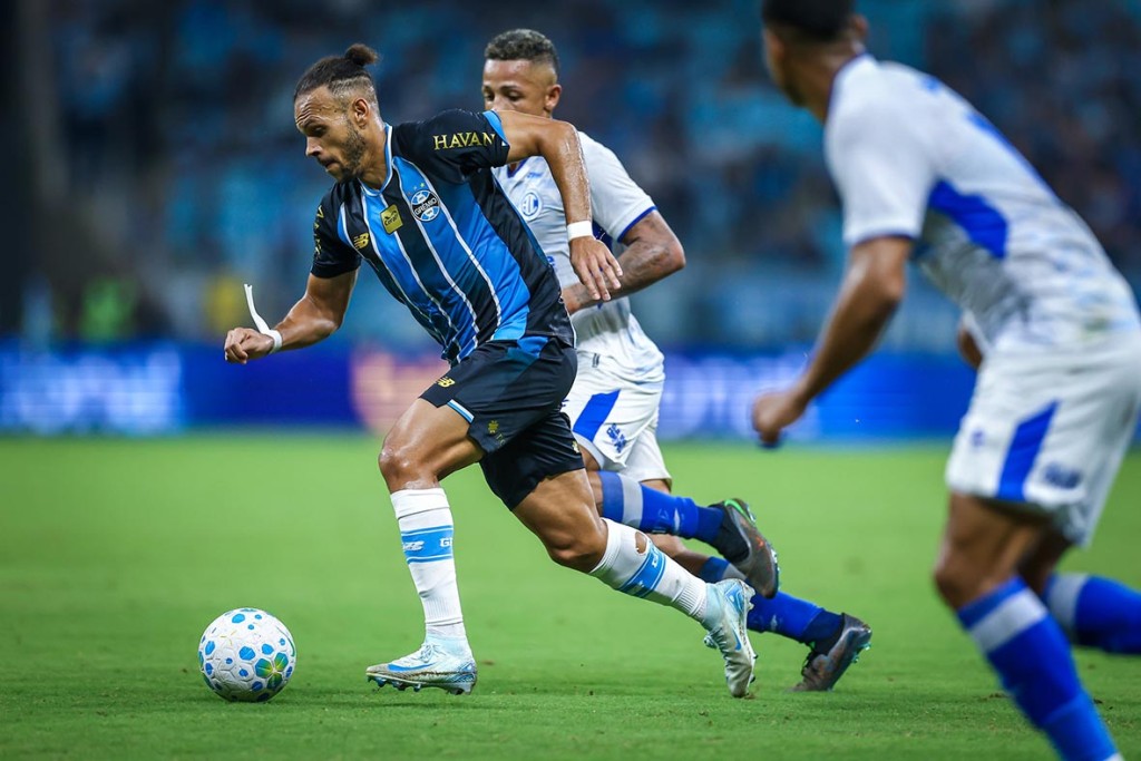 Grêmio Avança na Copa do Brasil com Vitória sobre o Confiança Grêmio Avança na Copa do Brasil com Vitória sobre o Confiança