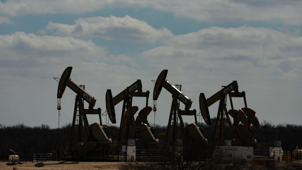 Impactos do Conflito com o Irã: Queda na Demanda Mundial de Petróleo e Possíveis Aumentos Futuro Impactos do Conflito com o Irã: Queda na Demanda Mundial de Petróleo e Possíveis Aumentos Futuro