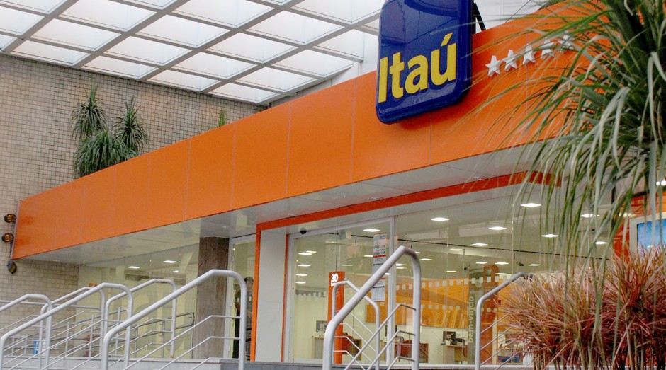Itaú Anuncia Acordo de R$ 1 Bilhão para Aquisição de Ativos do BRB Envolvido em Escândalo Itaú Anuncia Acordo de R$ 1 Bilhão para Aquisição de Ativos do BRB Envolvido em Escândalo