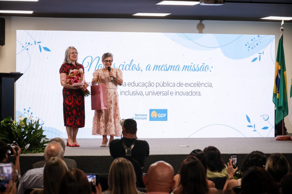 Nova Secretária de Educação do DF Foca em Ensino Integral e Avanços Estruturais Nova Secretária de Educação do DF Foca em Ensino Integral e Avanços Estruturais