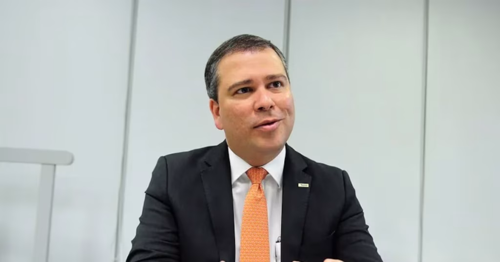 Prisão de Paulo Henrique Costa Revela Negativa de Crimes e Estrategias de Defesa Prisão de Paulo Henrique Costa Revela Negativa de Crimes e Estrategias de Defesa