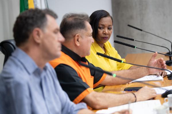 Racismo e Cargos Públicos: Proposta Proíbe Condenados no DF Racismo e Cargos Públicos: Proposta Proíbe Condenados no DF
