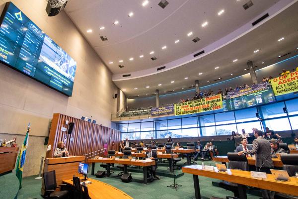 Deputados Distritais Aprovam Projetos da CPI do Rio Melchior | Avanços para o Meio Ambiente Deputados Distritais Aprovam Projetos da CPI do Rio Melchior | Avanços para o Meio Ambiente
