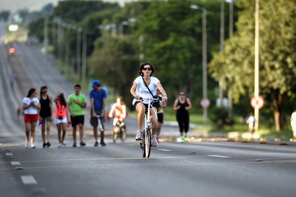 Dia do Trabalhador em Brasília: O Que Abre e Fecha Neste Feriado Dia do Trabalhador em Brasília: O Que Abre e Fecha Neste Feriado