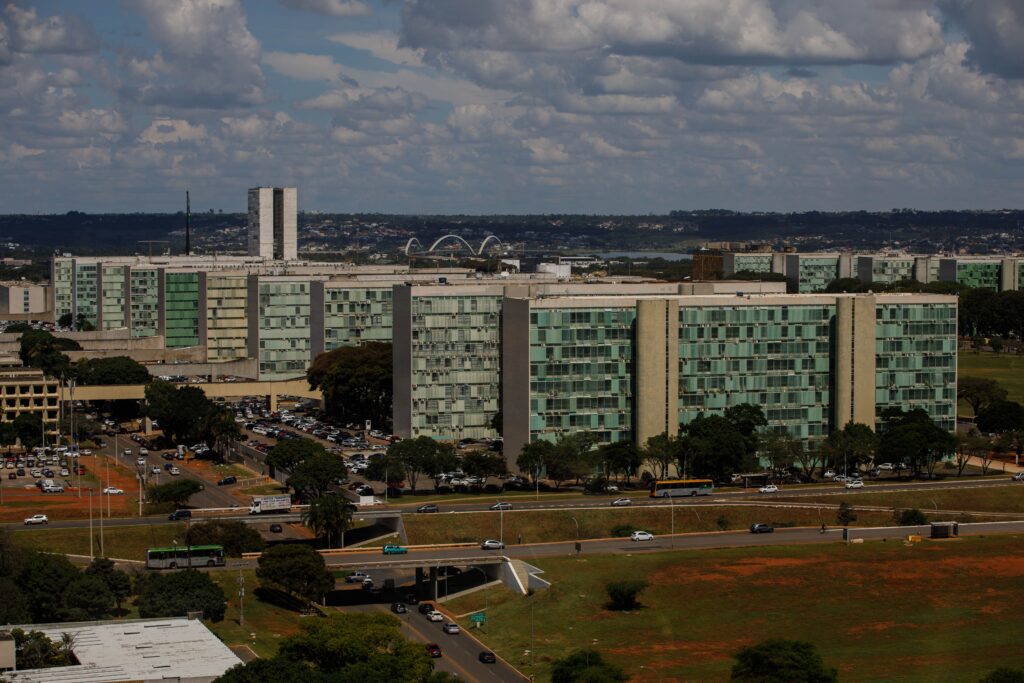 Distrito Federal Lidera Renda Média do País: Descubra os Números por Estado Distrito Federal Lidera Renda Média do País: Descubra os Números por Estado