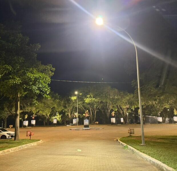Iluminação Moderna Renova Praça dos Orixás em Brasília e Valoriza Cultura Local Iluminação Moderna Renova Praça dos Orixás em Brasília e Valoriza Cultura Local