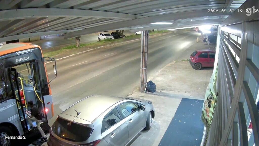 Marechal Reconsidera Demissão de Motorista Após Caso de Celular Caído no DF Marechal Reconsidera Demissão de Motorista Após Caso de Celular Caído no DF