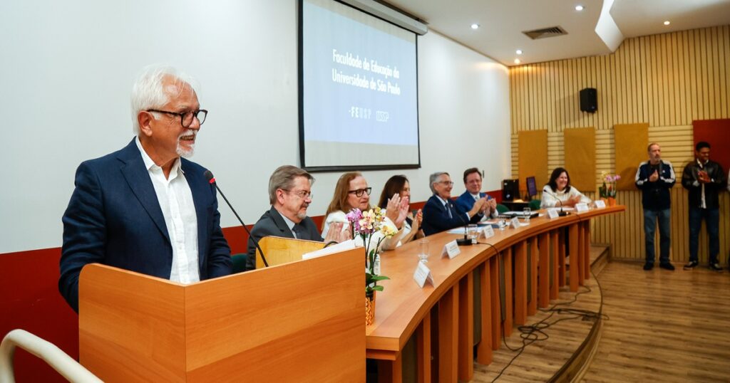 Nova Direção da Faculdade de Educação Reafirma Compromisso com a Educação Pública Nova Direção da Faculdade de Educação Reafirma Compromisso com a Educação Pública