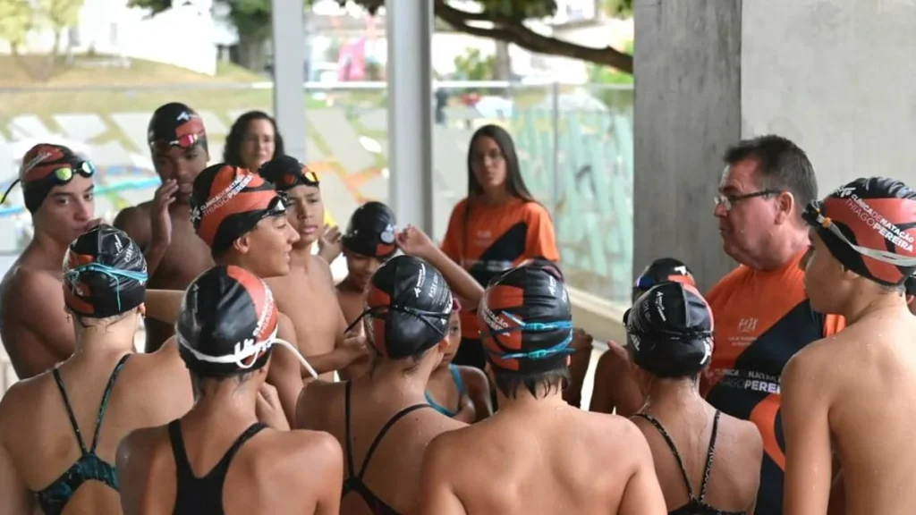 Clínicas de Natação Thiago Pereira encerram etapa em Brasília com aprendizado prático Clínicas de Natação Thiago Pereira encerram etapa em Brasília com aprendizado prático