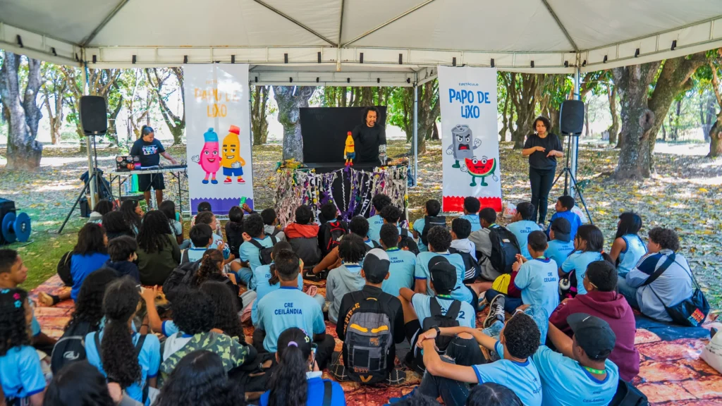 Educação Ambiental na Prática: Estudantes Vivenciam o Cerrado em Samambaia
