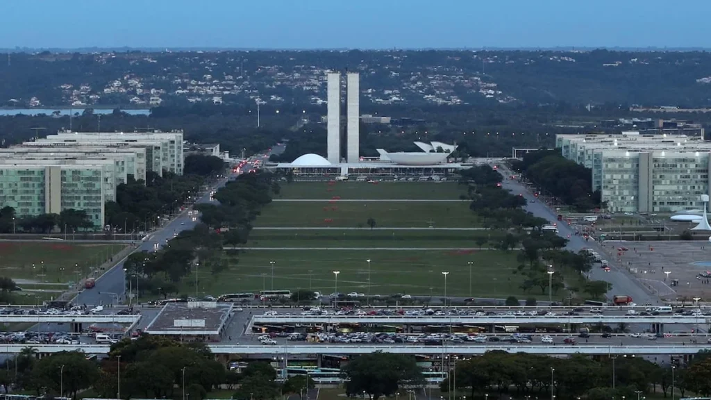Como o Brasil Pode Corrigir a Rota das Contas Públicas e Evitar a Crise Fiscal Como o Brasil Pode Corrigir a Rota das Contas Públicas e Evitar a Crise Fiscal