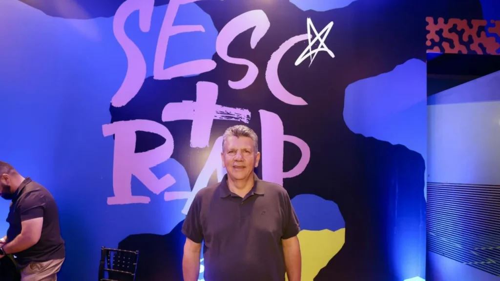 Sesc+Rap reúne 15 mil em Ceilândia e Cirilo critica ‘taxa das blusinhas’ Sesc+Rap reúne 15 mil em Ceilândia e Cirilo critica 'taxa das blusinhas'