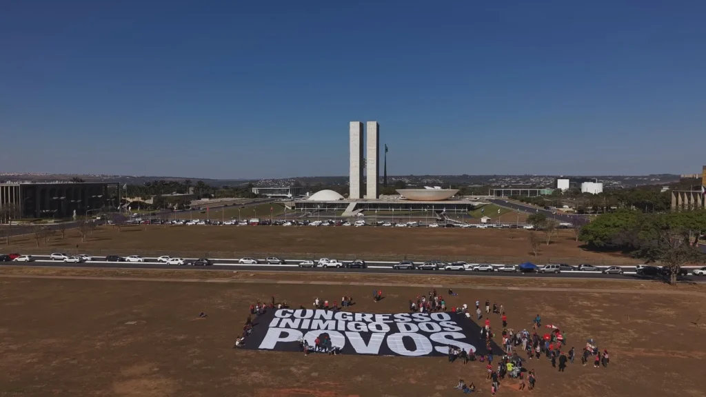 Mobilização indígena em Brasília cobra direitos e demarcações de terras