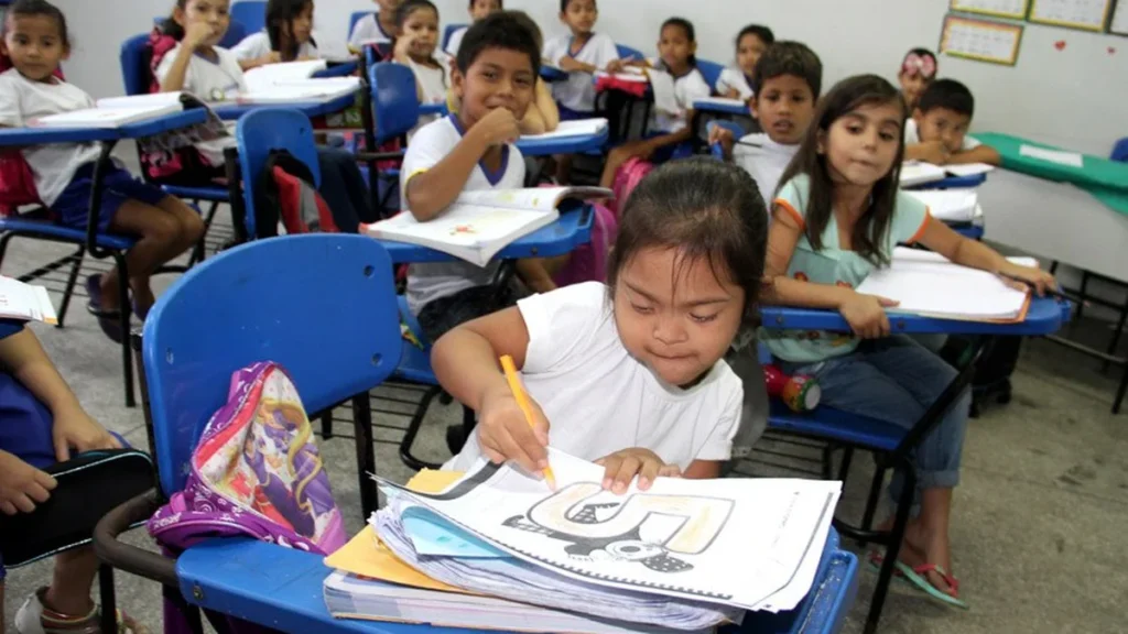 Falta de investimento compromete a educação inclusiva no DF Falta de investimento compromete a educação inclusiva no DF
