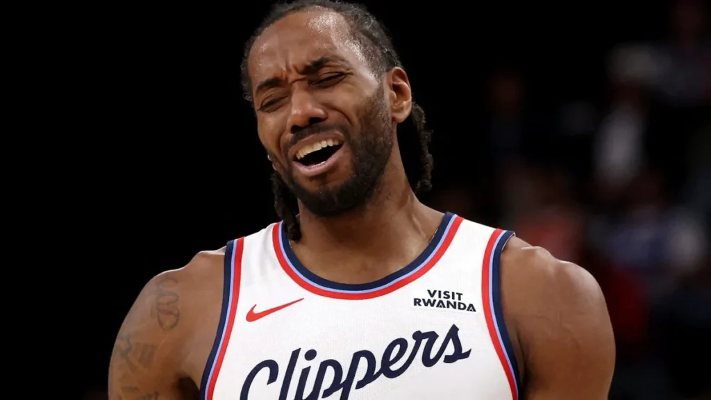 NBA aplica multa bilionária e retira cinco escolhas de Draft do Clippers por irregularidades NBA aplica multa bilionária e retira cinco escolhas de Draft do Clippers por irregularidades
