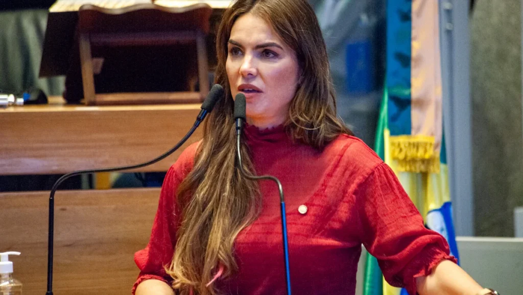 TRE-DF aprova candidatura de Paula Belmonte ao governo do Distrito Federal