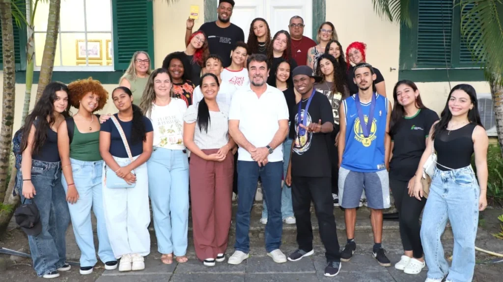 Alunos do Centro Cultural Sobradinho brilham no Festival Dança Campos com duas vitórias em Hip Hop Alunos do Centro Cultural Sobradinho brilham no Festival Dança Campos com duas vitórias em Hip Hop