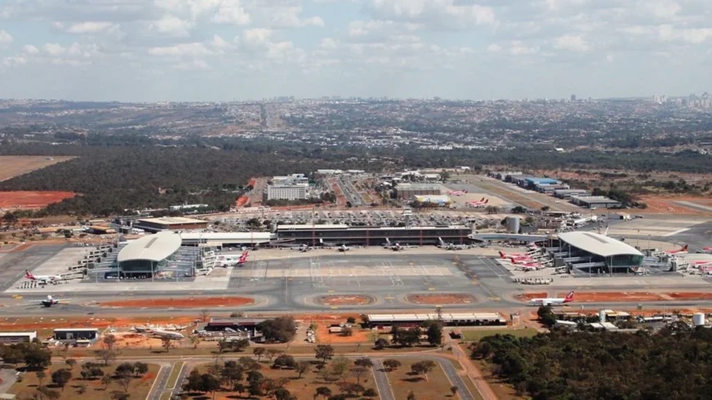 Governo agenda leilão do Aeroporto de Brasília com R$ 2 bilhões em investimentos Governo agenda leilão do Aeroporto de Brasília com R$ 2 bilhões em investimentos