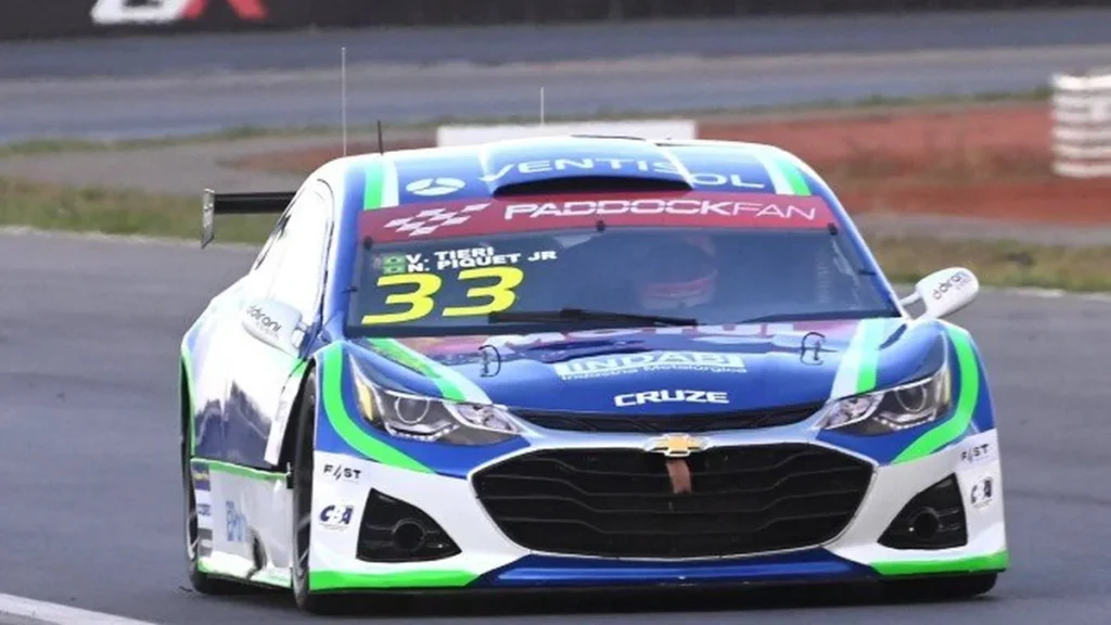 Irmãos Piquet duelam na Stock Car em Brasília com emoção e estratégia Irmãos Piquet duelam na Stock Car em Brasília com emoção e estratégia